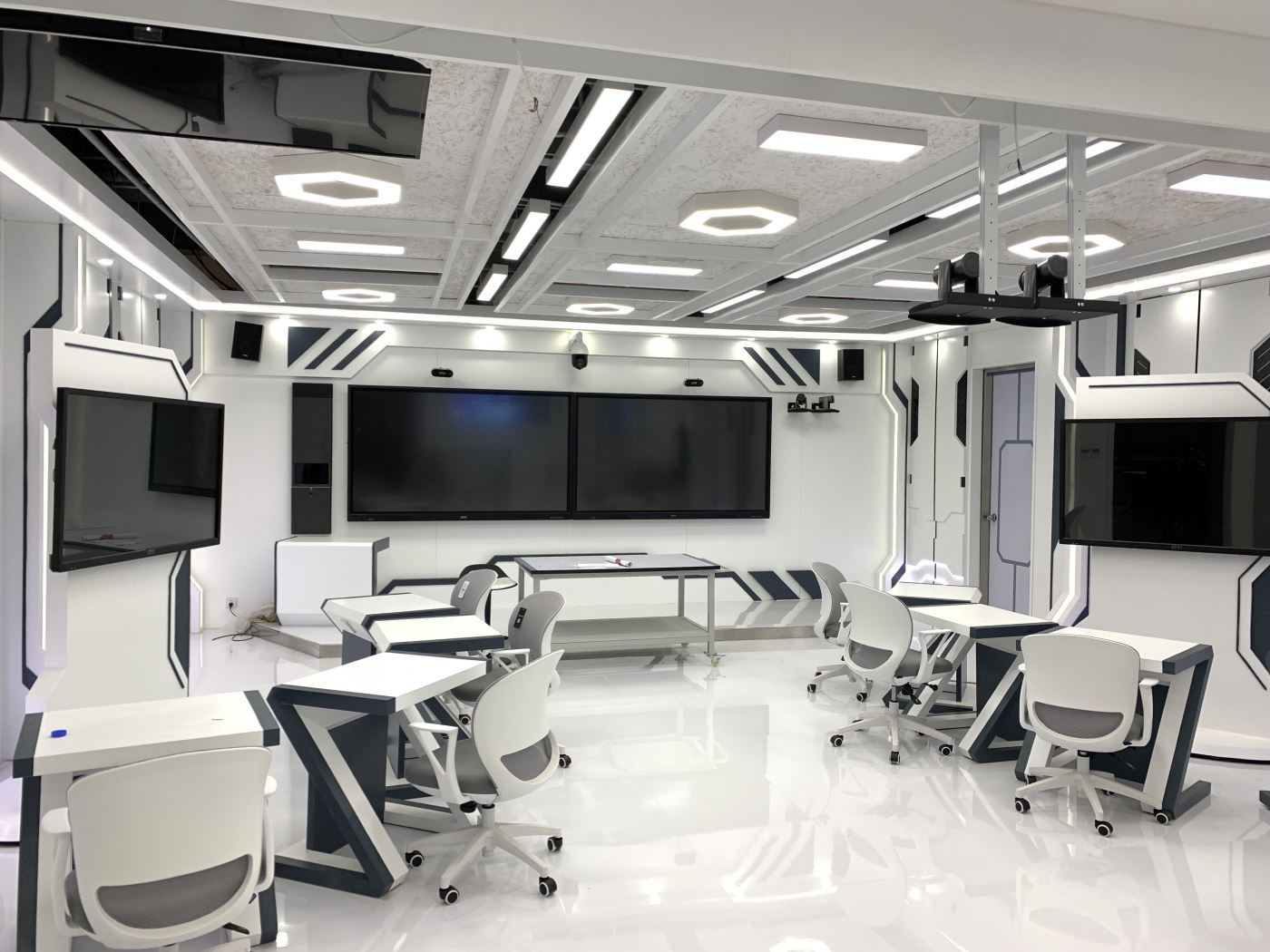 <a href='' target='_blank' title='深圳展臺搭建' style='color:#c92626'><strong>深圳展臺搭建</strong></a>